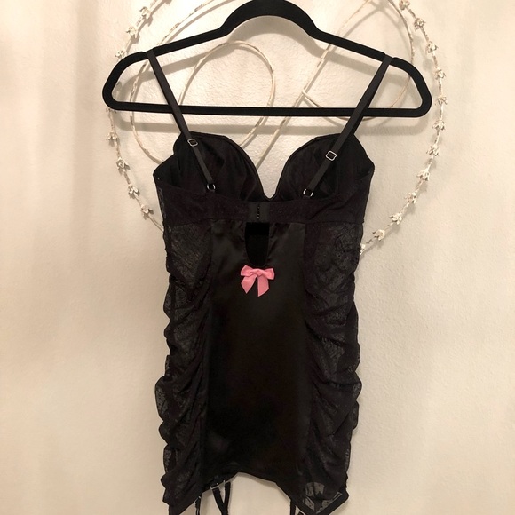 Gorgeous Victoria’s Secret Silky & Lacy Lingerie with Rhinestones. - Picture 3 of 6